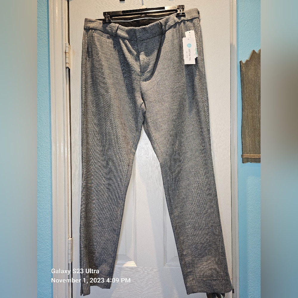 Kut from the Kloth Women's size 12 dress slacks grey and black